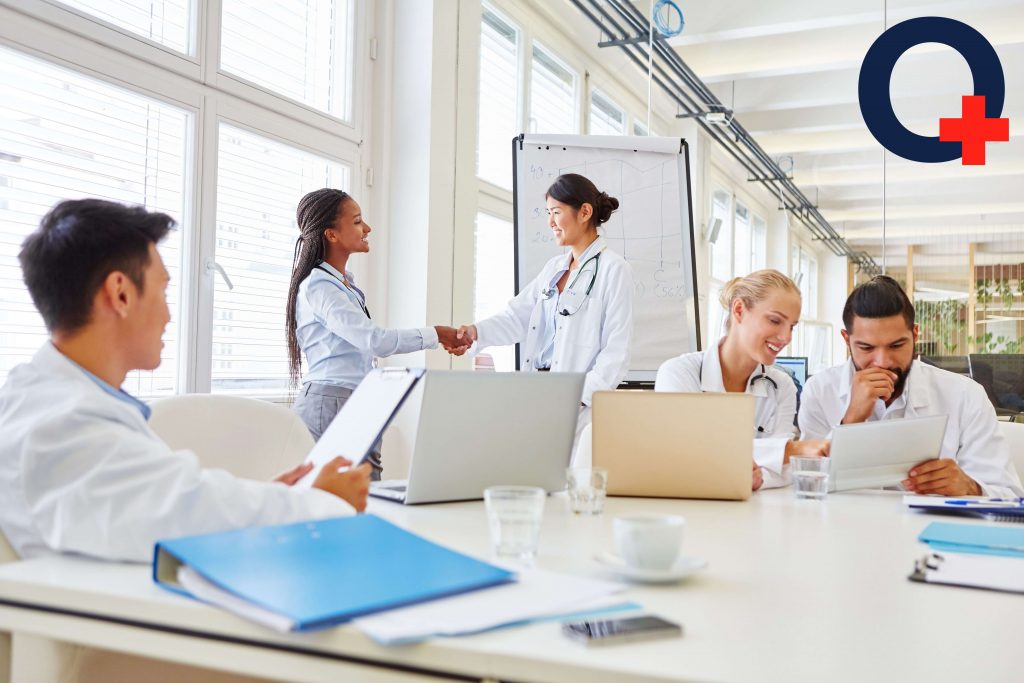 Apply to the travel agency | nurse shaking hand | originnurses.com