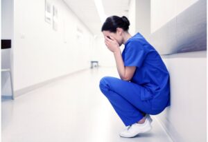Pros and Cons of Working as a Night Shift Travel Nurse